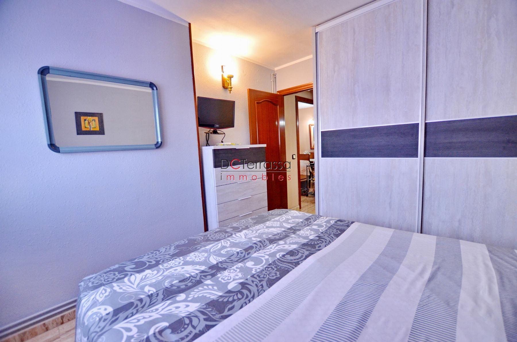 For sale of flat in Barberà del Vallès