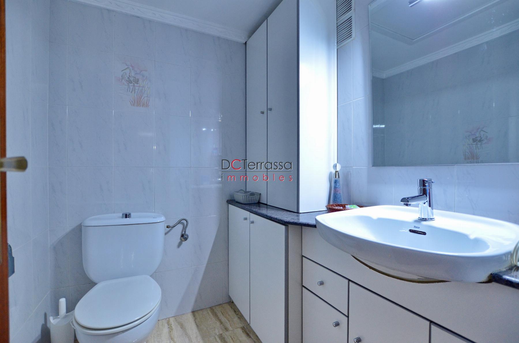 For sale of flat in Barberà del Vallès