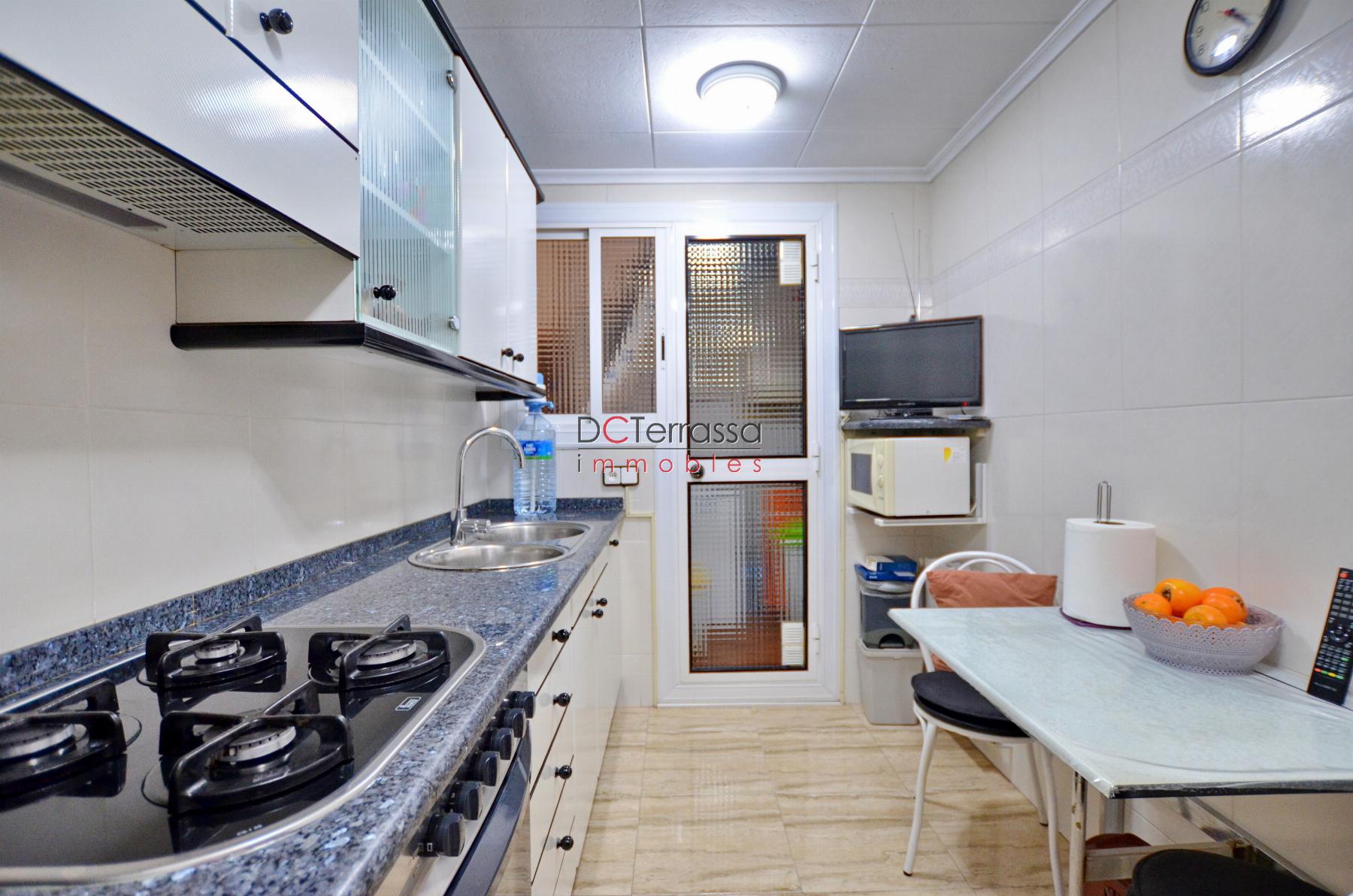 For sale of flat in Barberà del Vallès