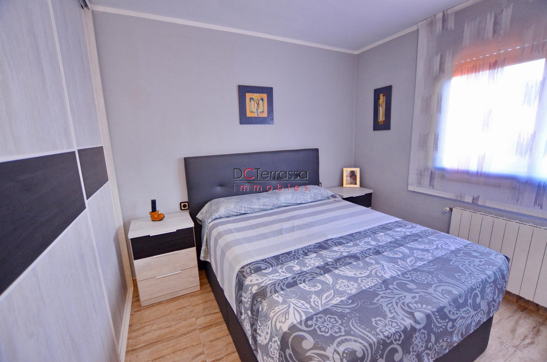 For sale of flat in Barberà del Vallès
