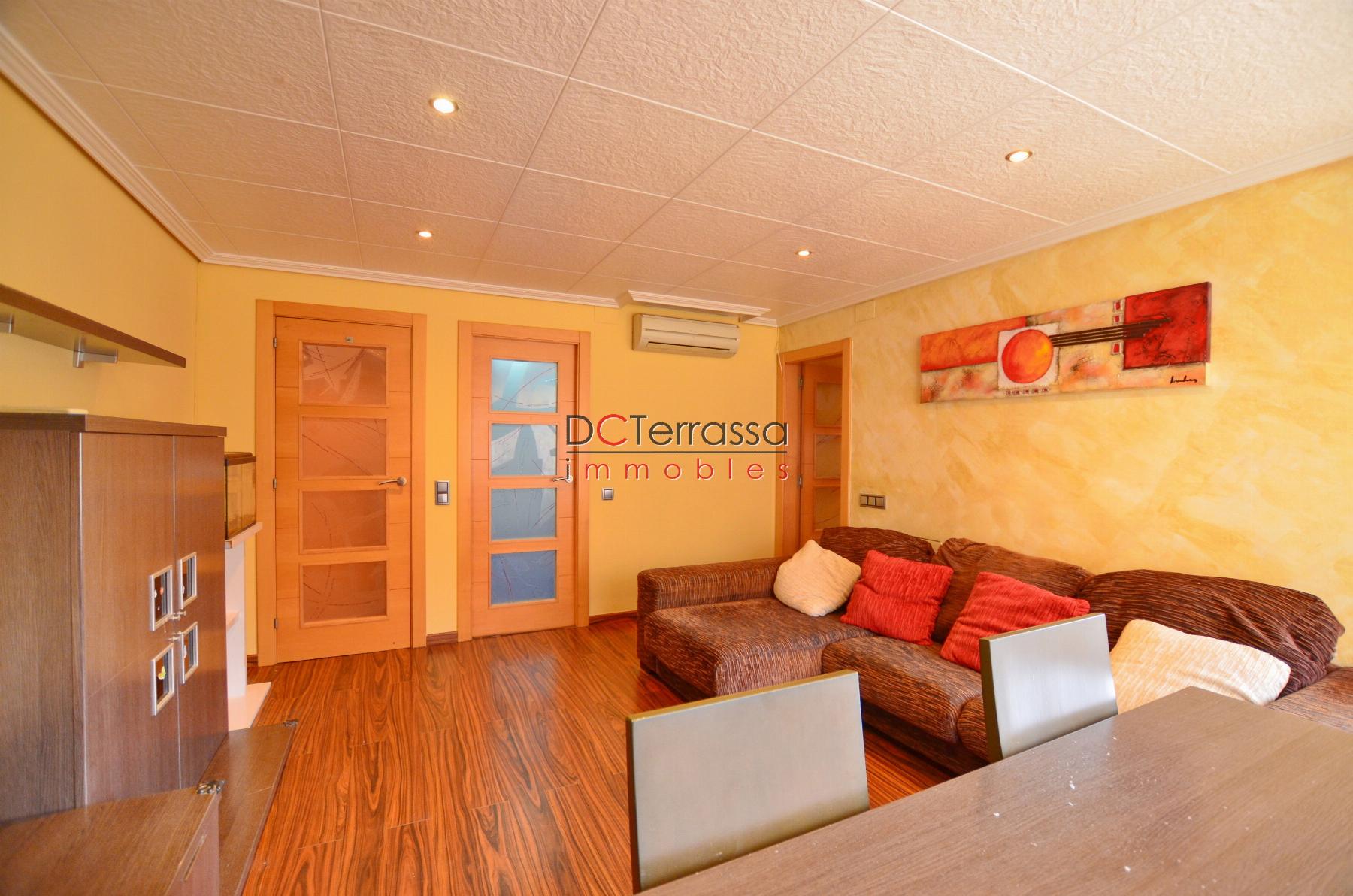 For sale of flat in Terrassa