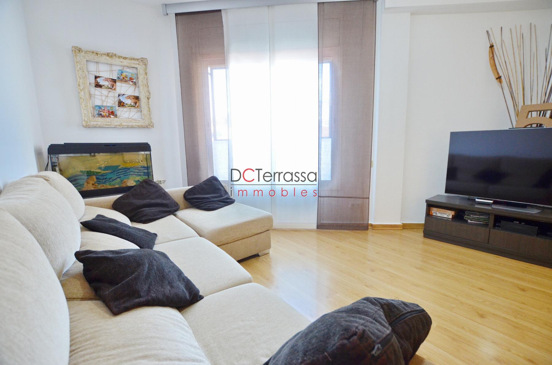 For sale of flat in Terrassa