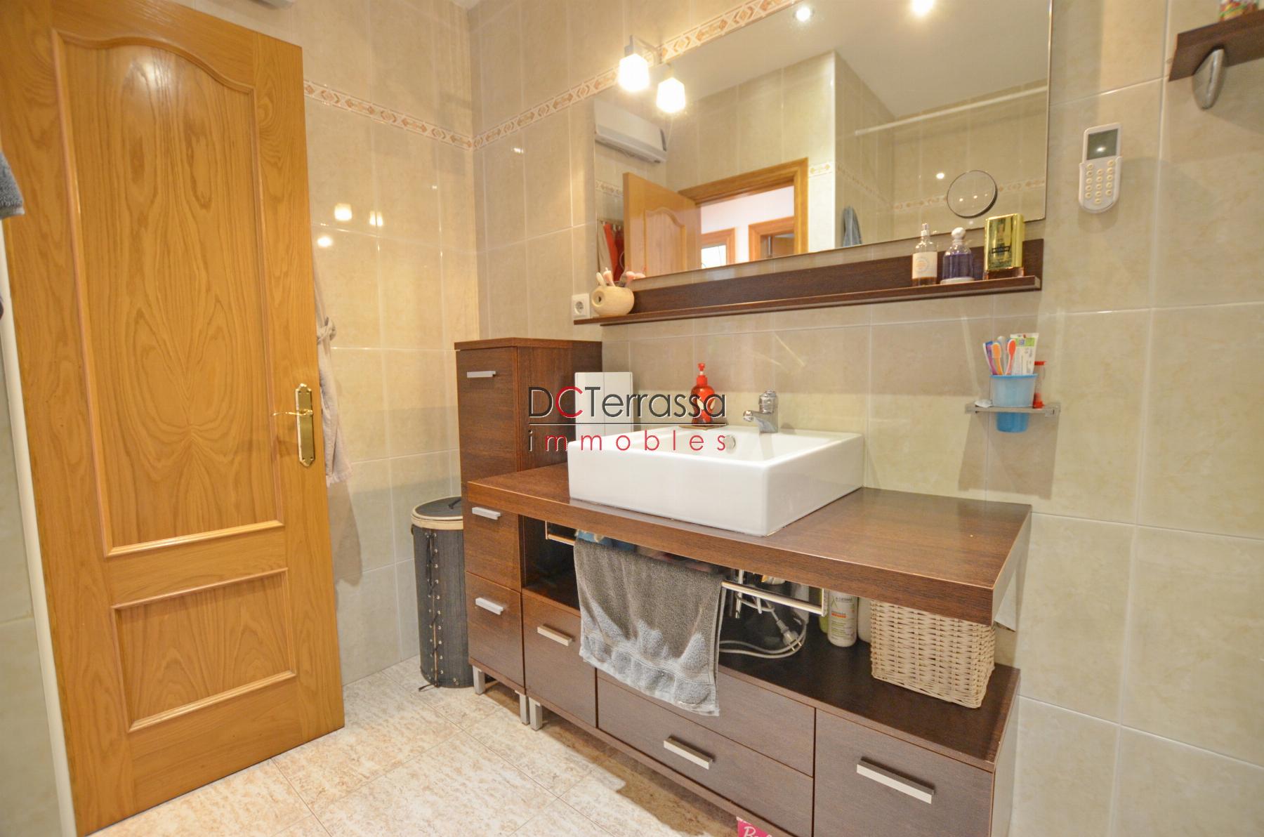 For sale of flat in Terrassa