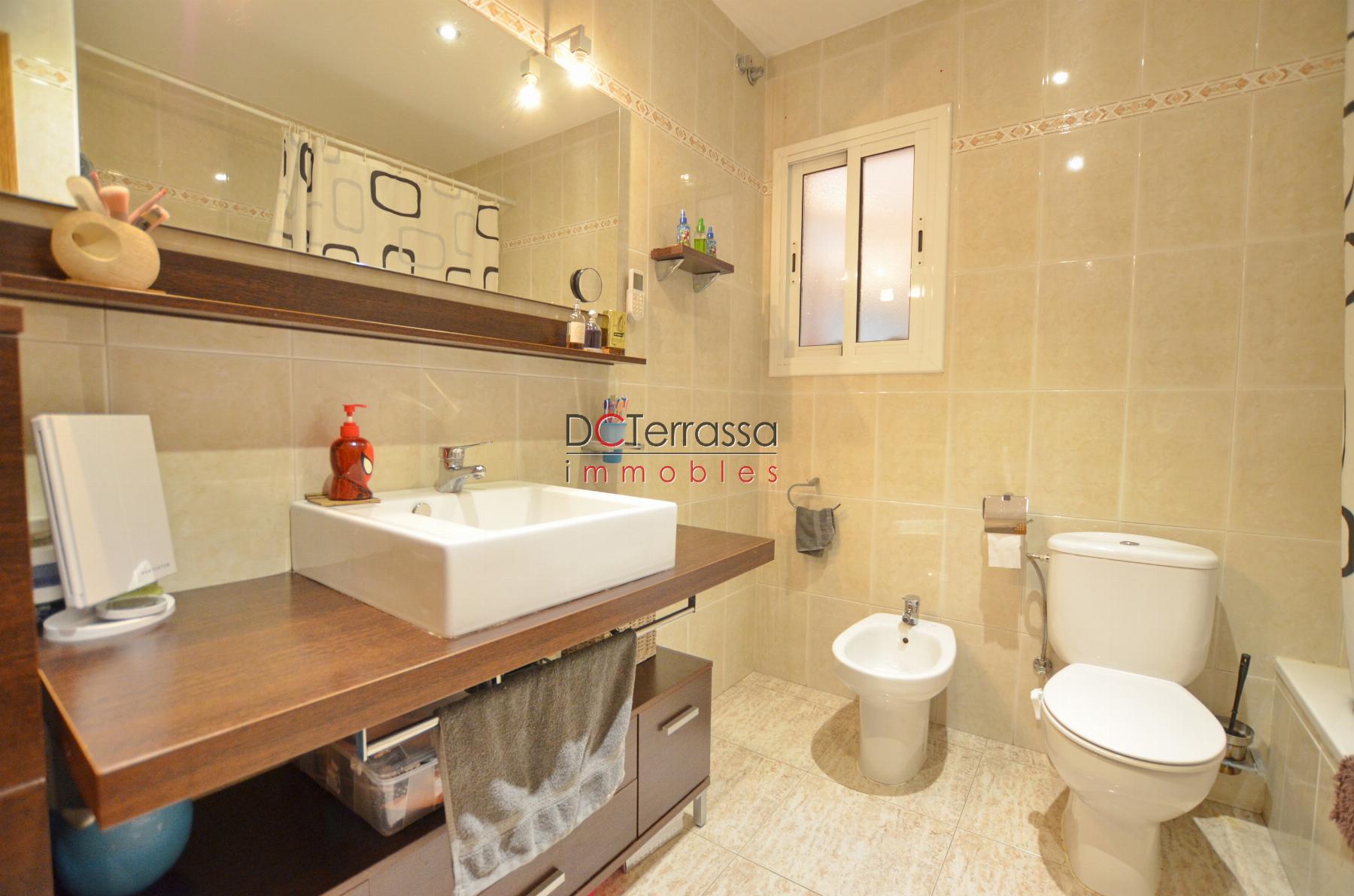 For sale of flat in Terrassa