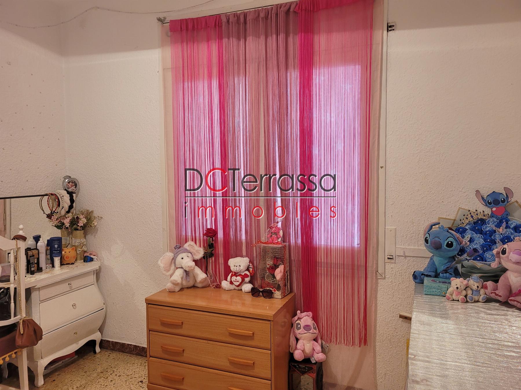 For sale of flat in Terrassa
