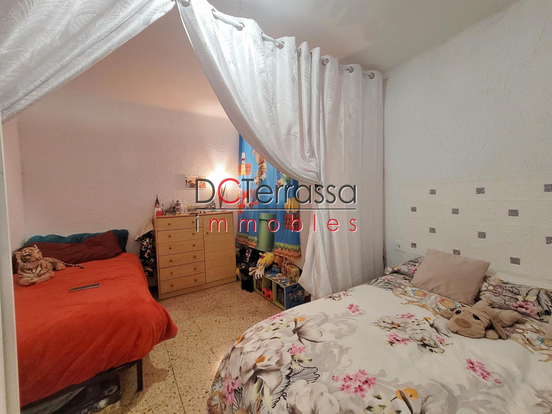 For sale of flat in Terrassa