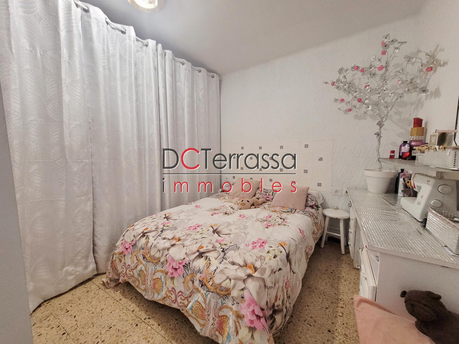 For sale of flat in Terrassa