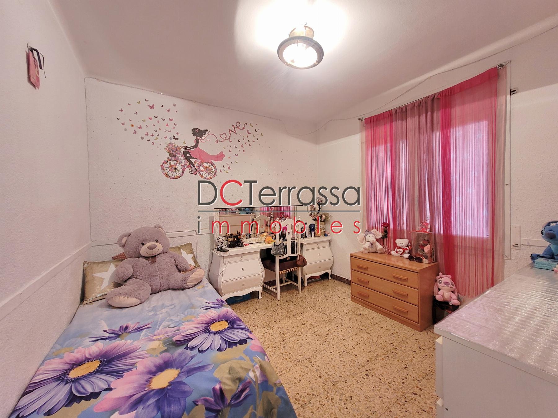 For sale of flat in Terrassa