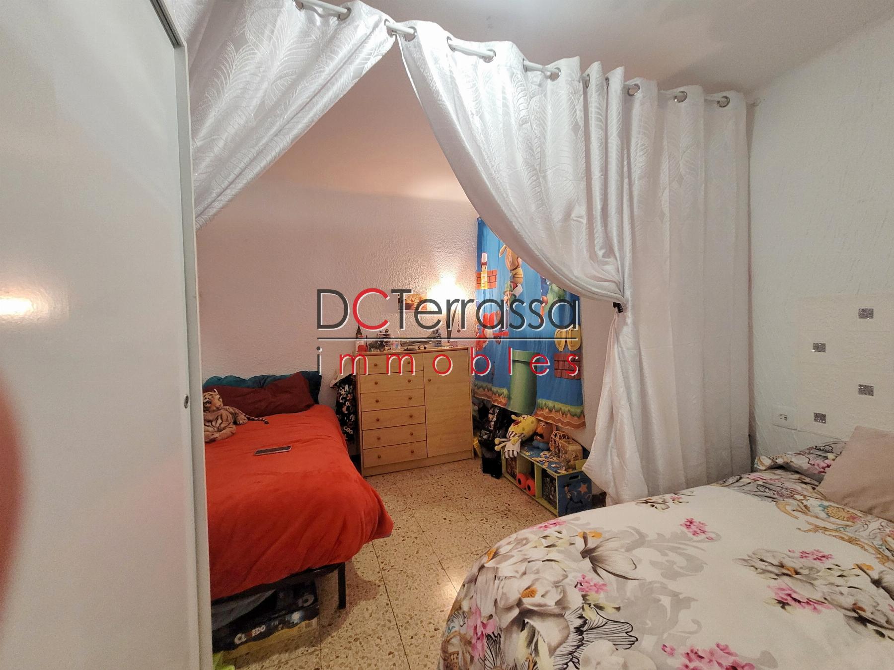 For sale of flat in Terrassa
