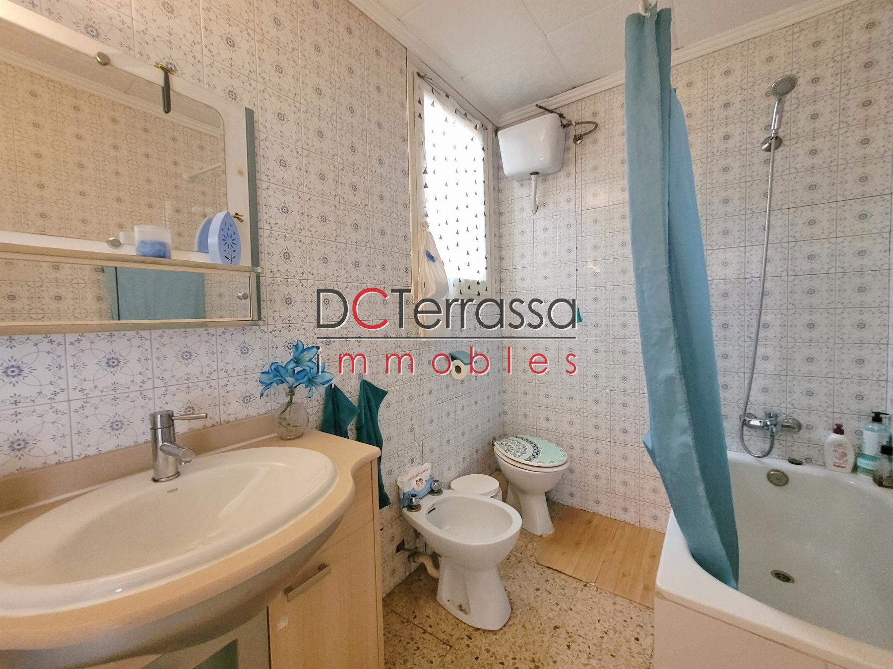 For sale of flat in Terrassa