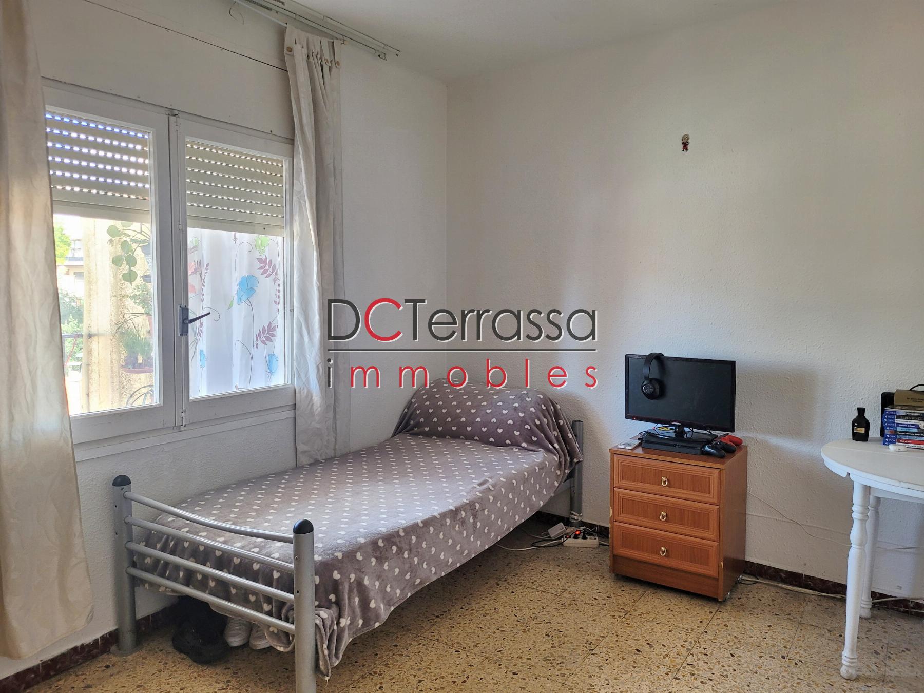 For sale of flat in Terrassa