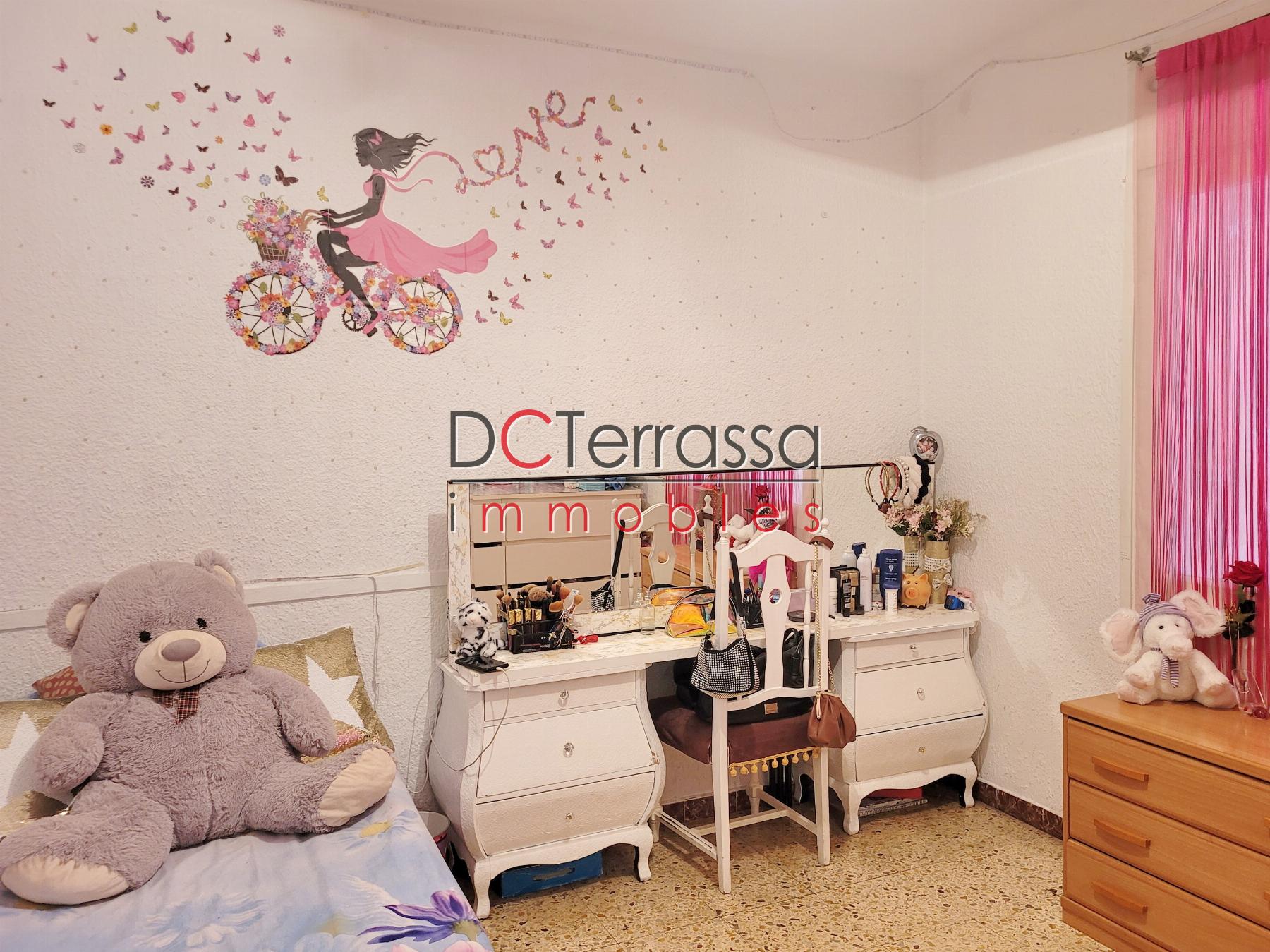 For sale of flat in Terrassa