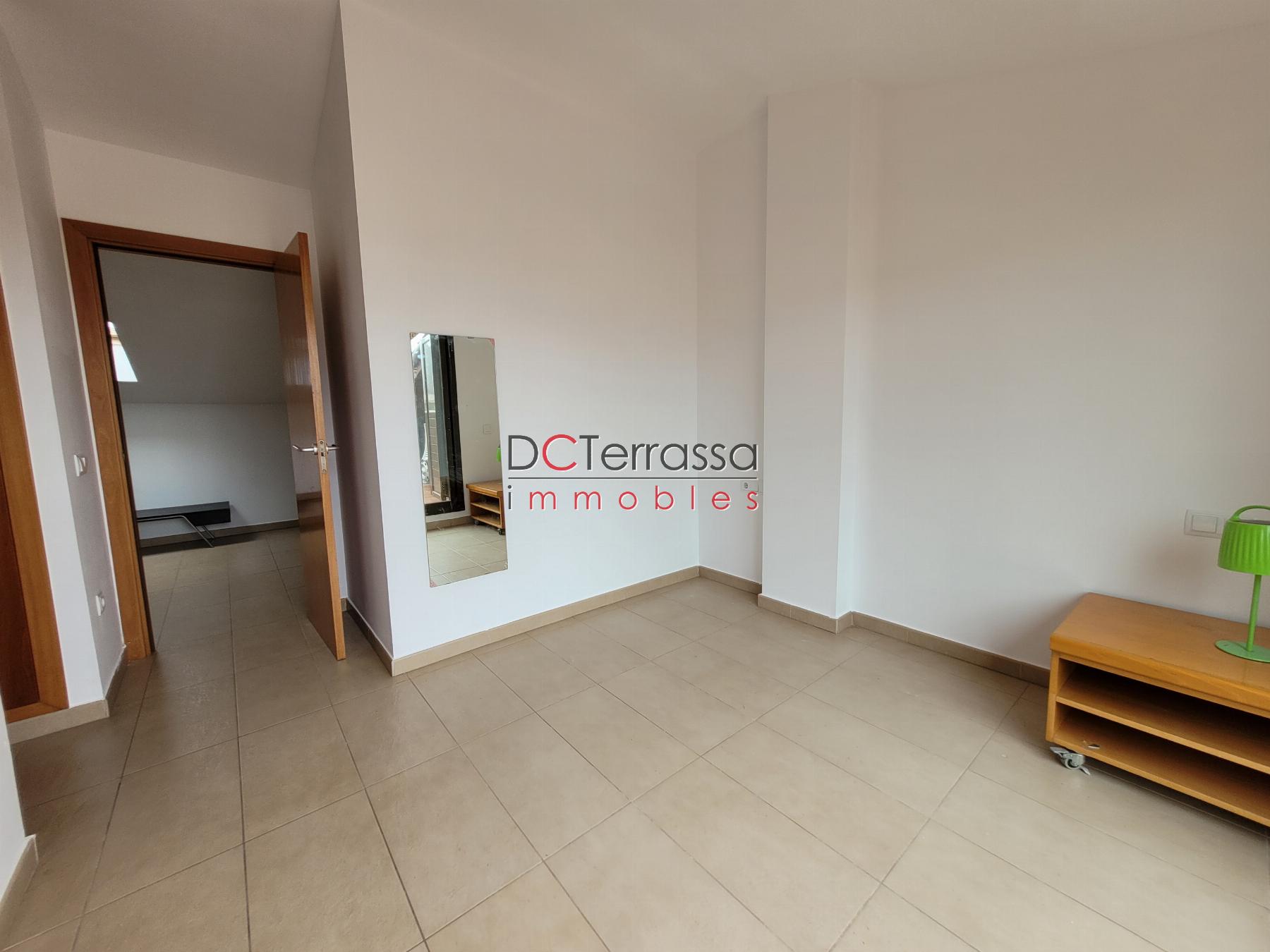 For sale of duplex in Terrassa