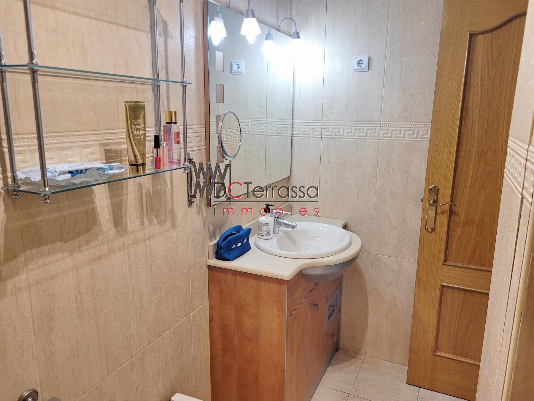 Suite bathroom