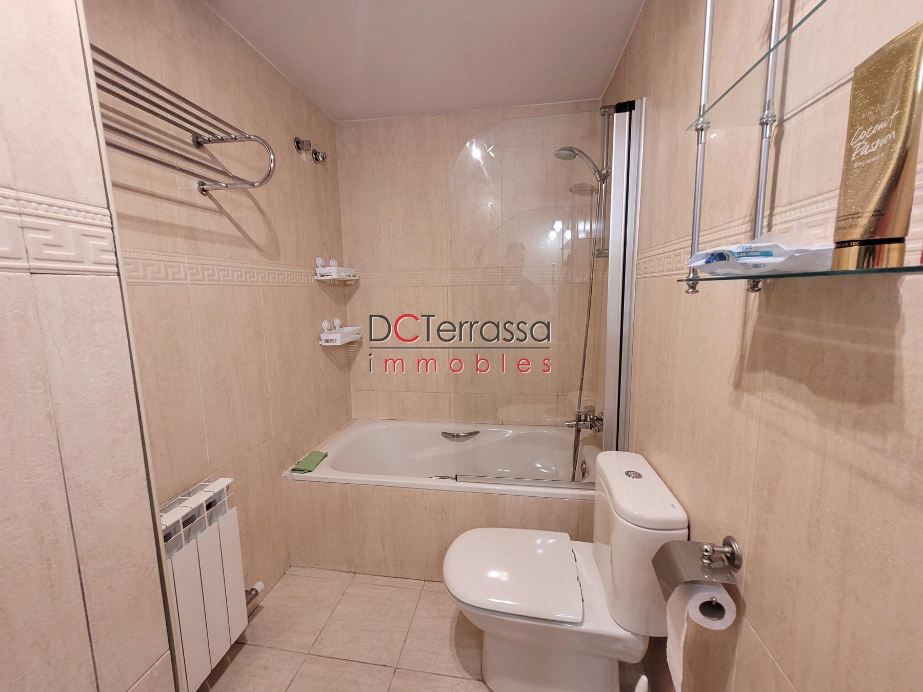 Suite bathroom
