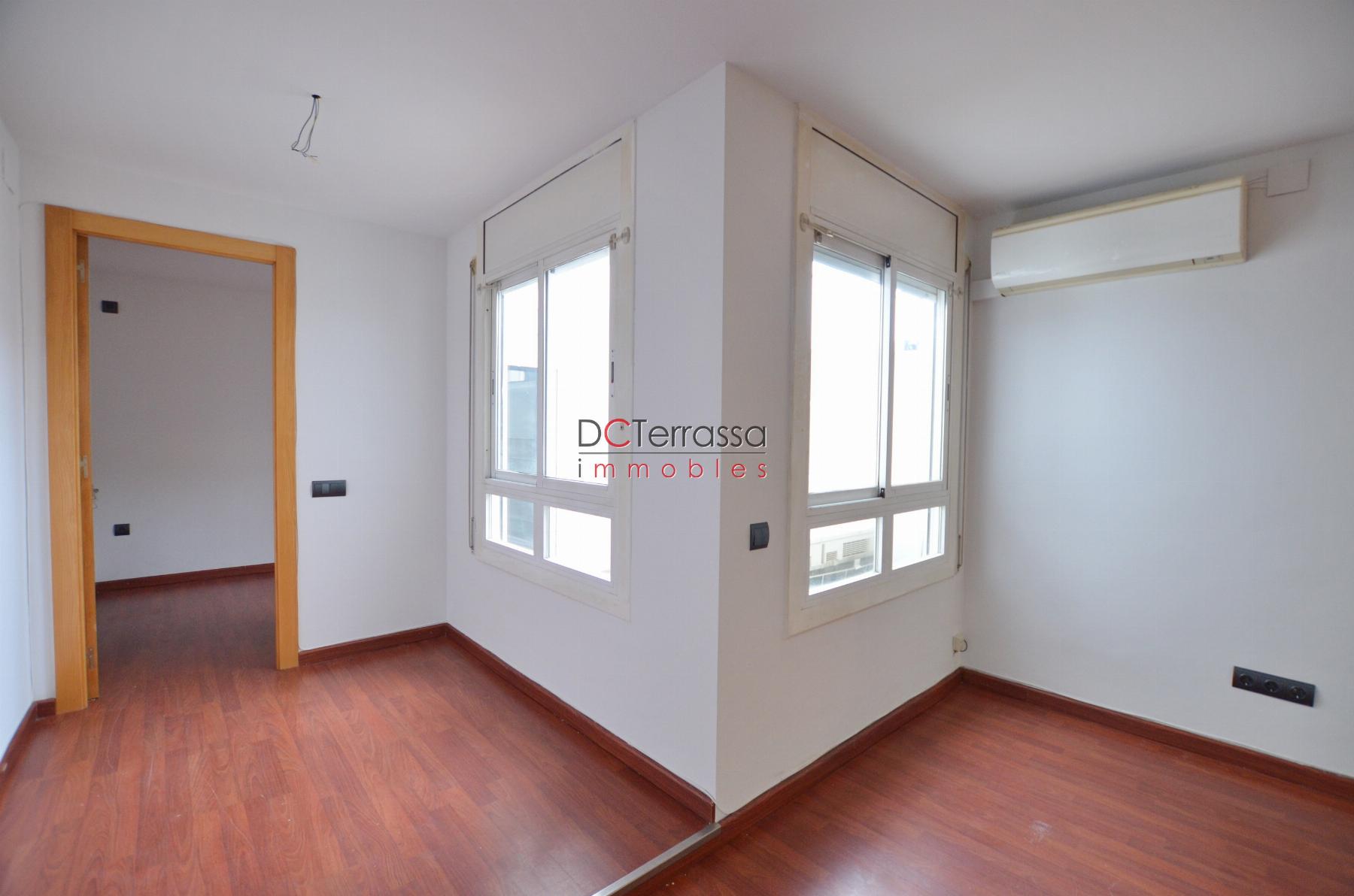 For sale of flat in Terrassa