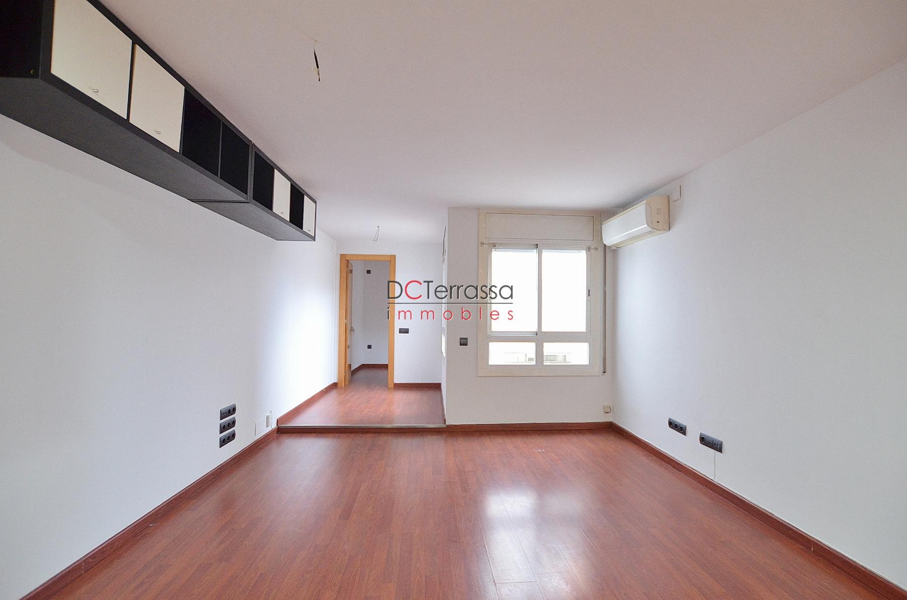 For sale of flat in Terrassa
