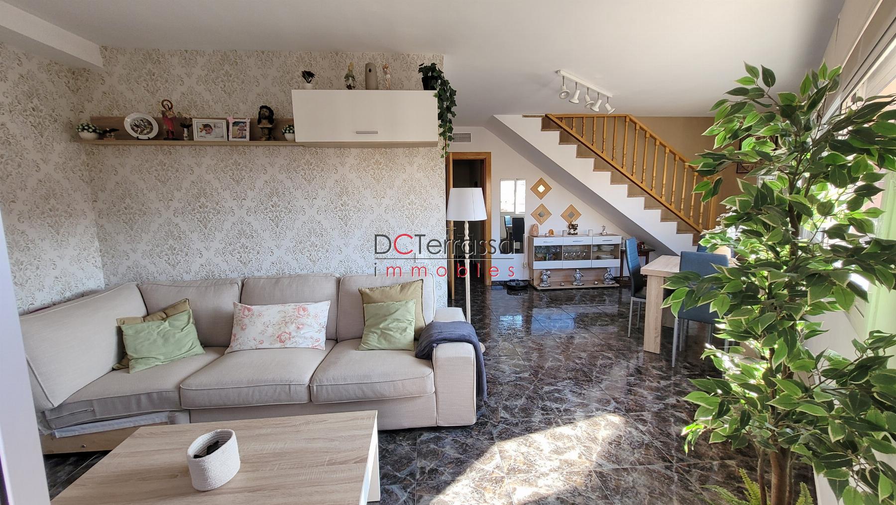 For sale of duplex in Terrassa
