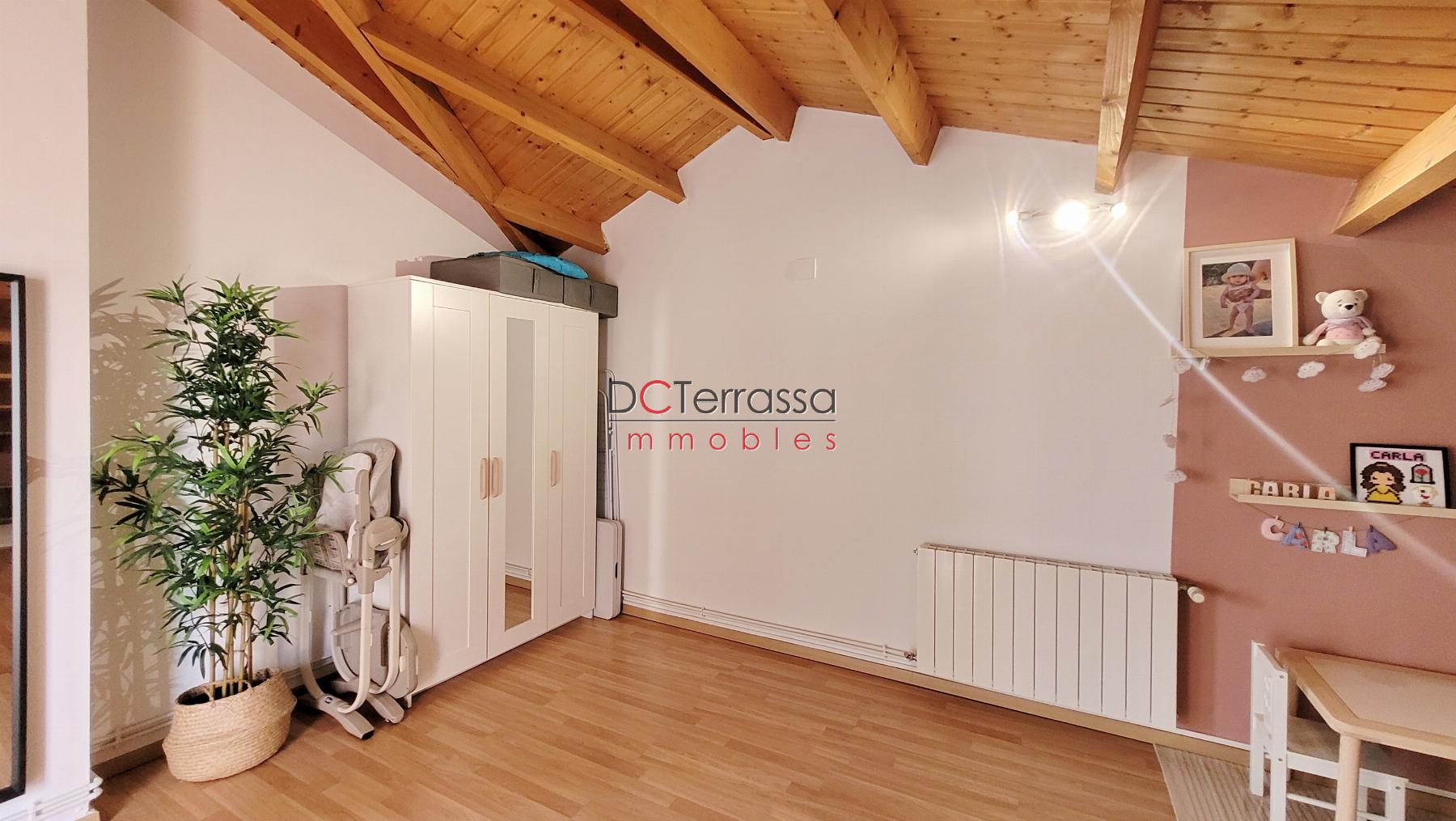 For sale of duplex in Terrassa