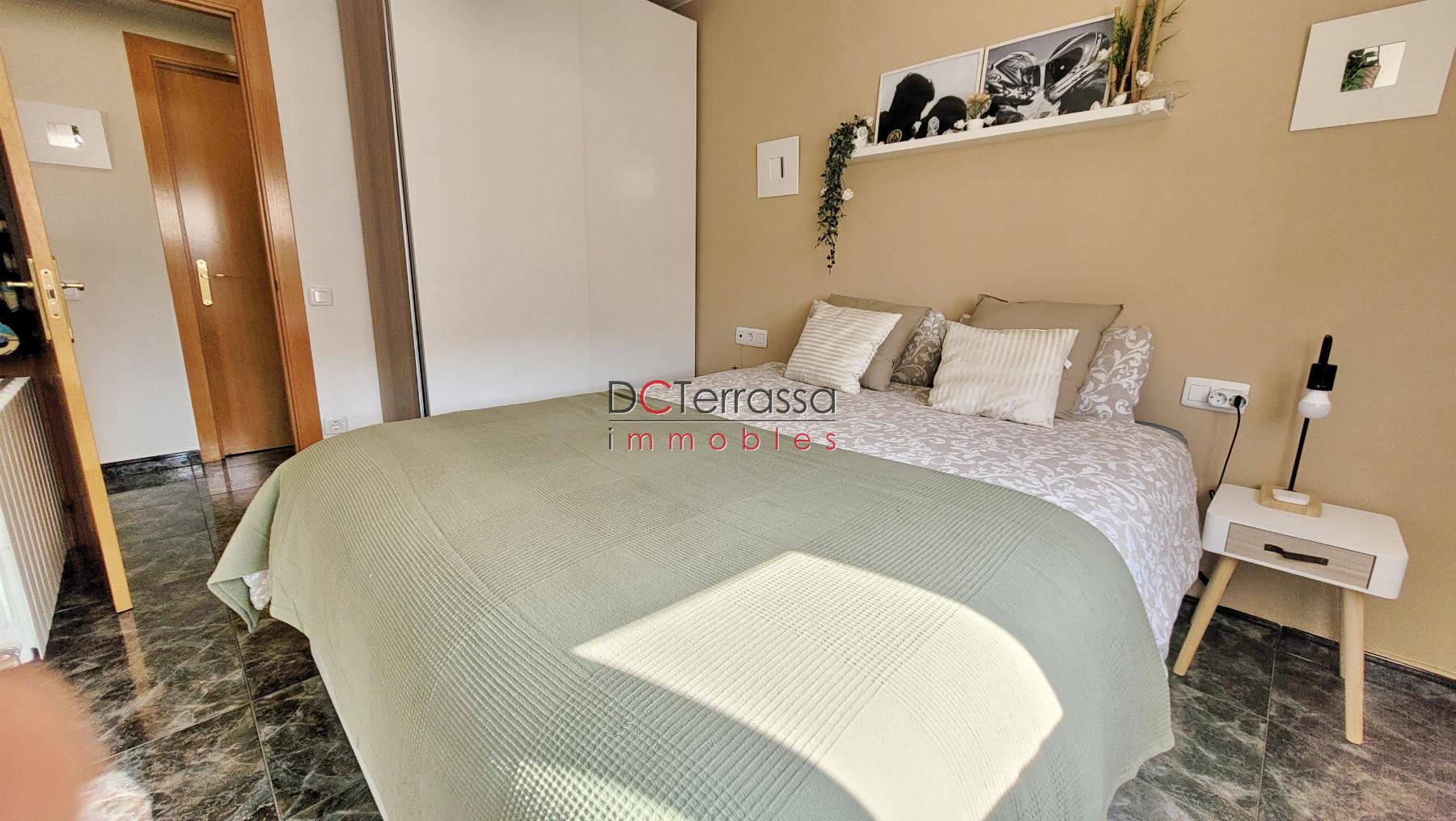 For sale of duplex in Terrassa