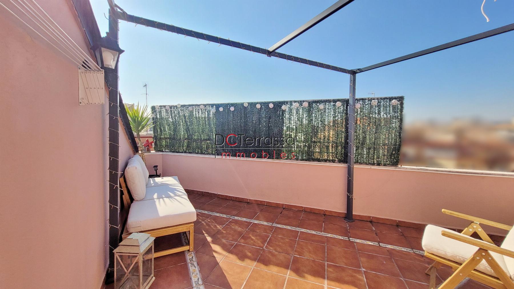 For sale of duplex in Terrassa