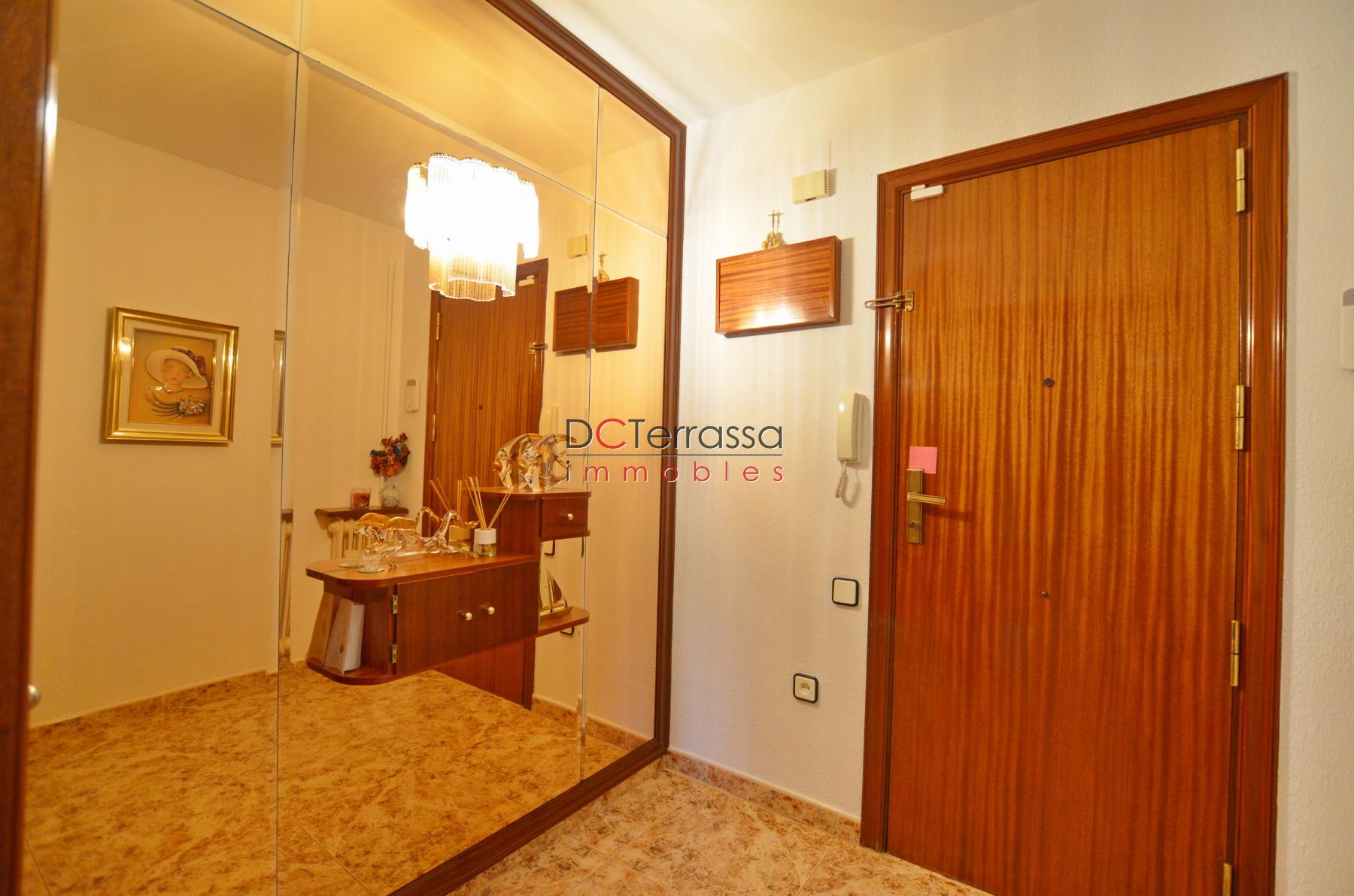For sale of flat in Terrassa