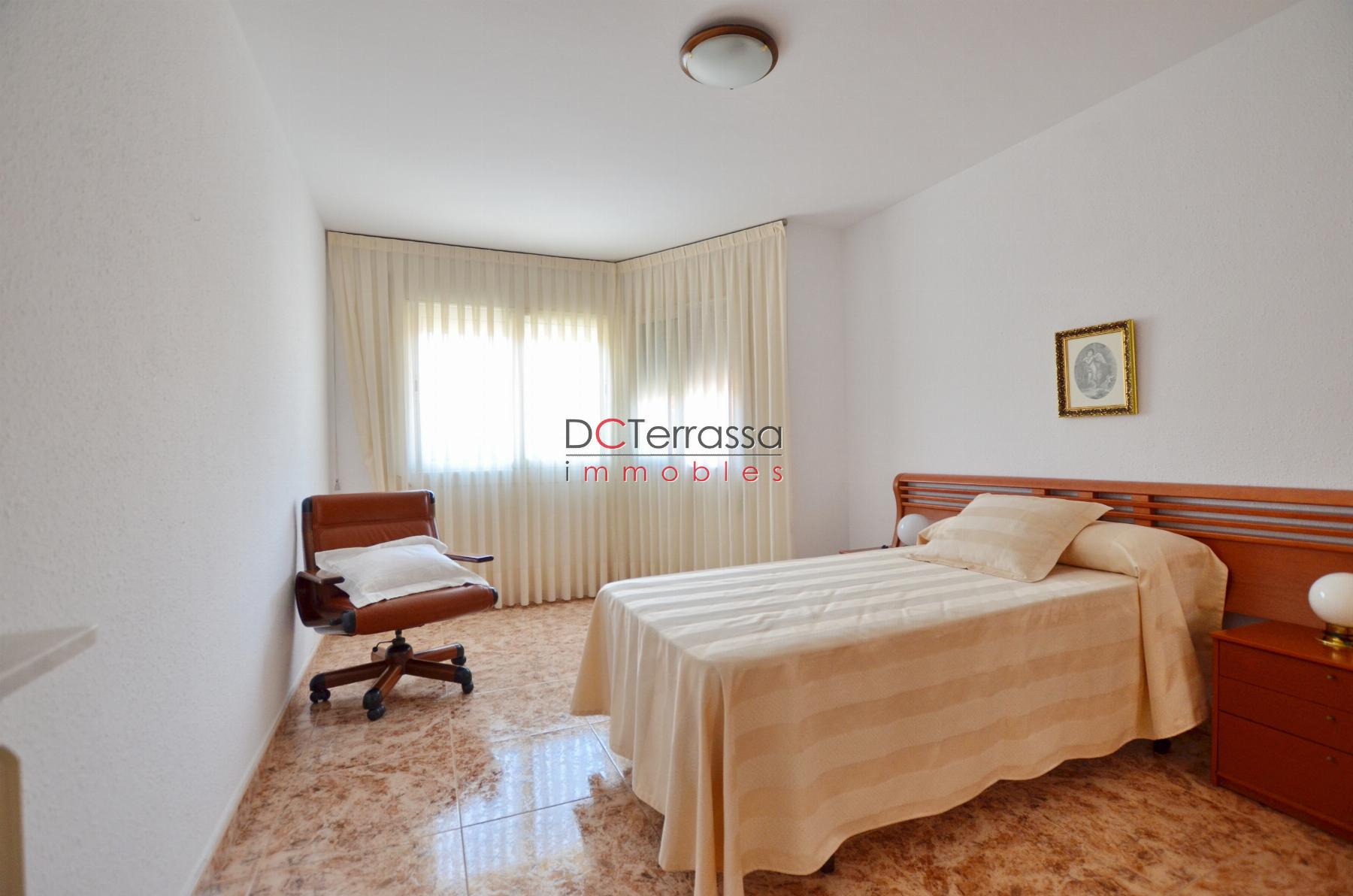 For sale of flat in Terrassa