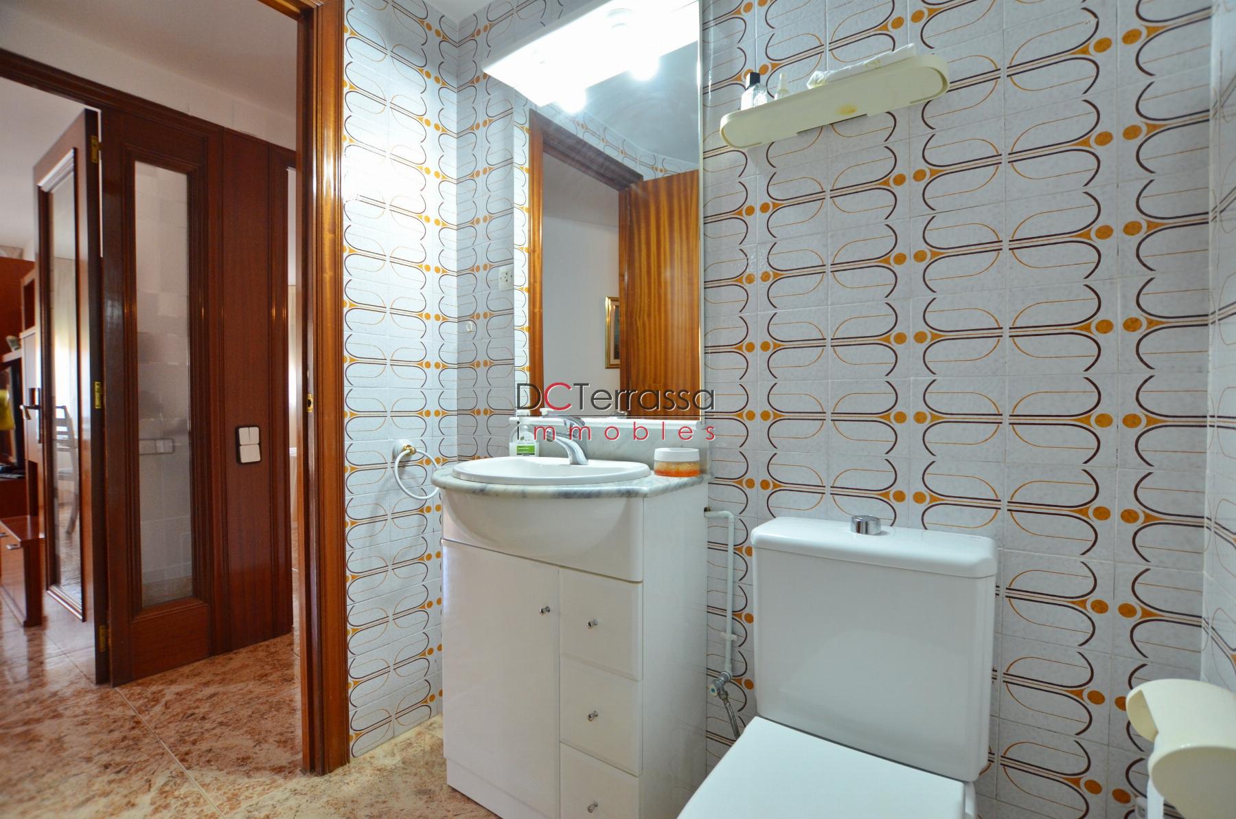 For sale of flat in Terrassa