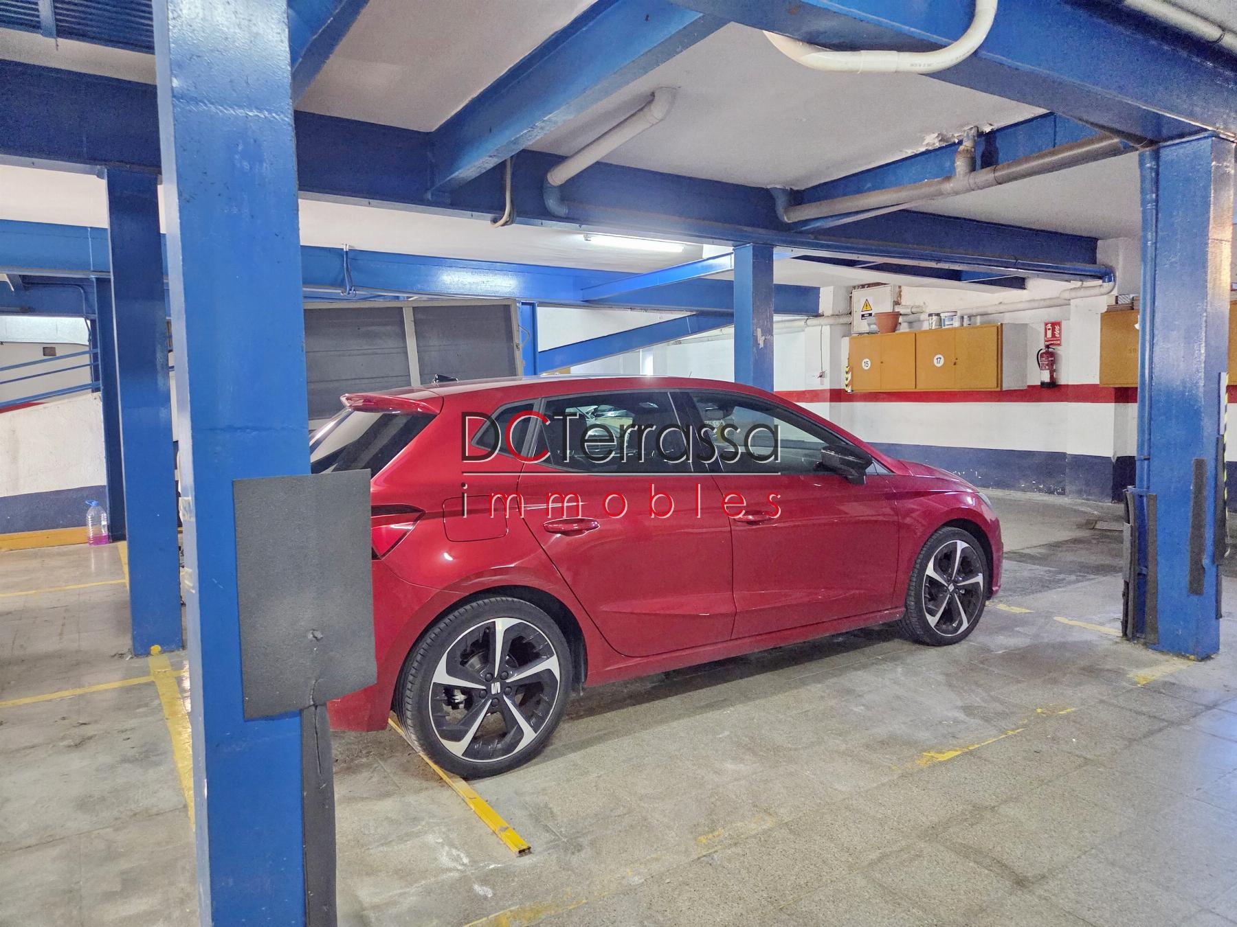 For sale of garage in Terrassa