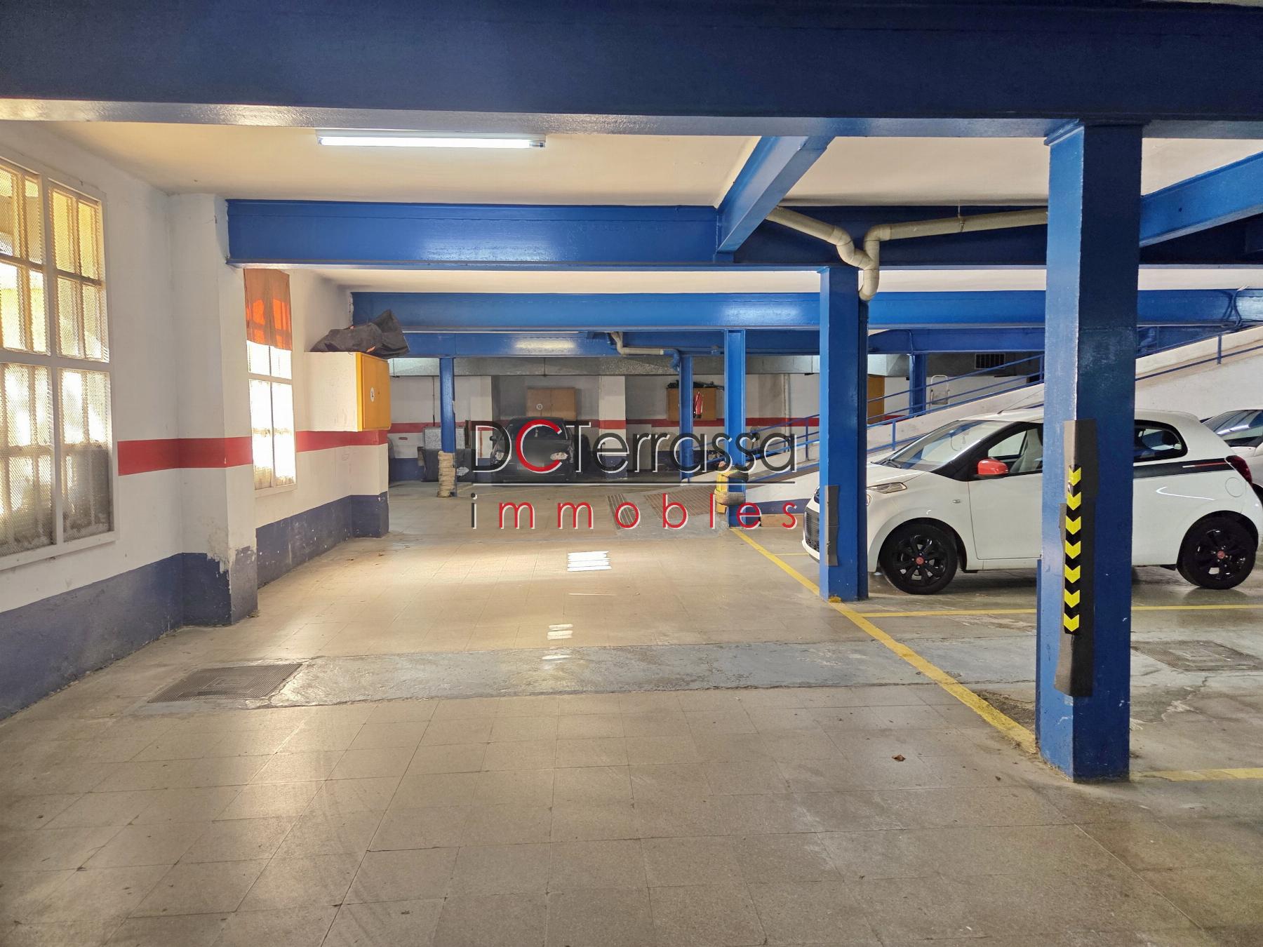 For sale of garage in Terrassa