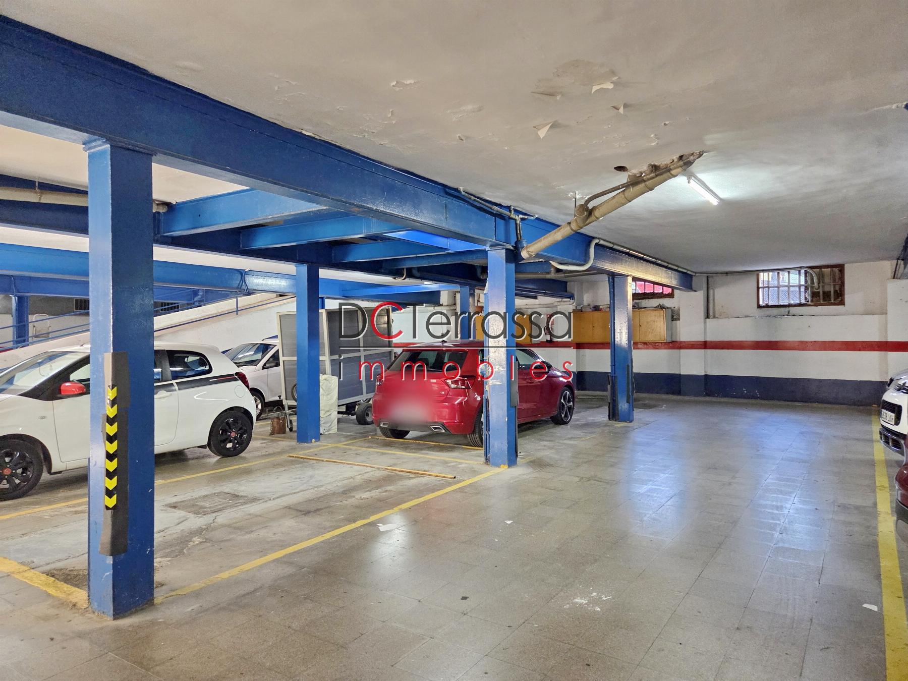 For sale of garage in Terrassa