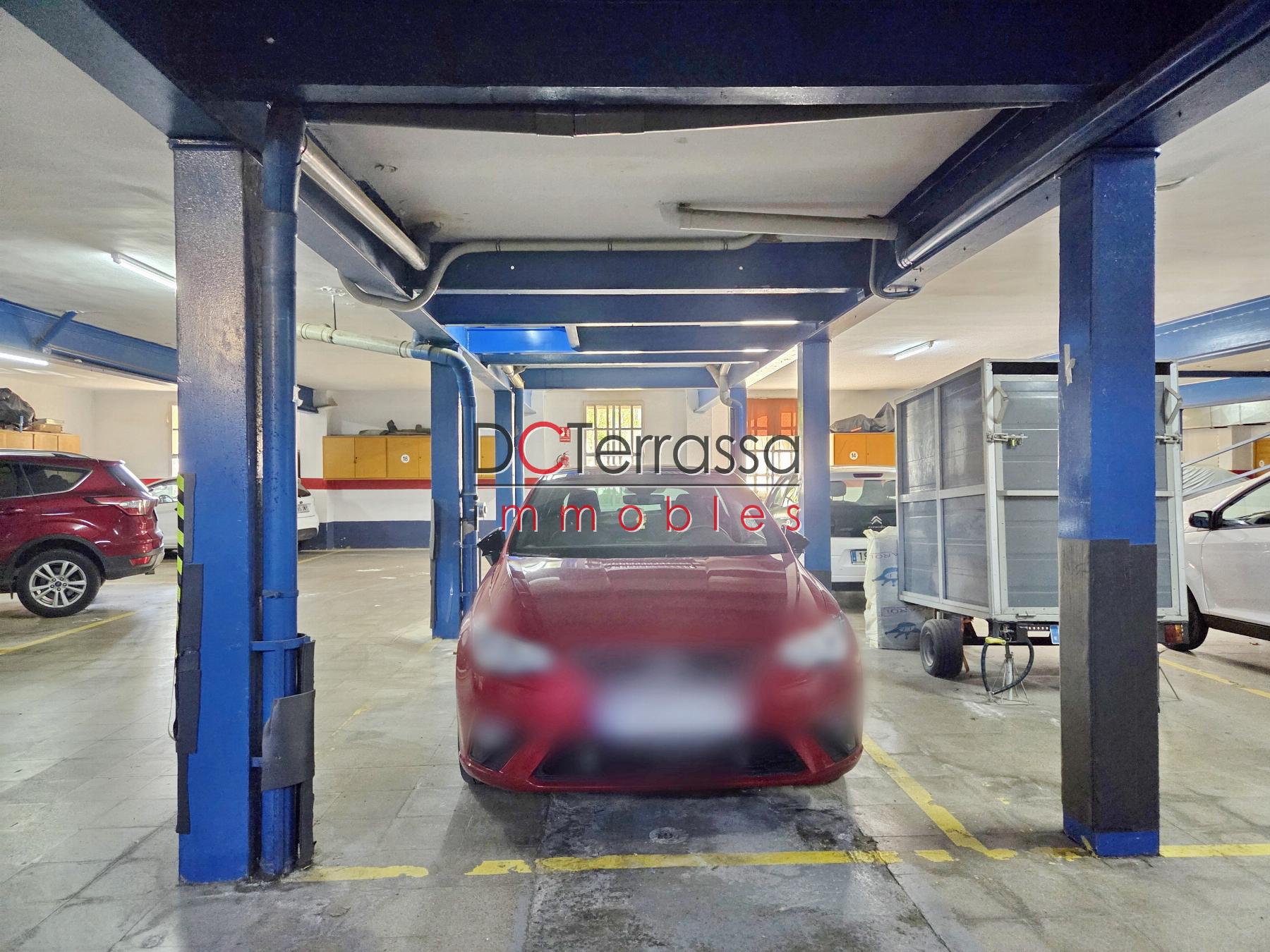 For sale of garage in Terrassa