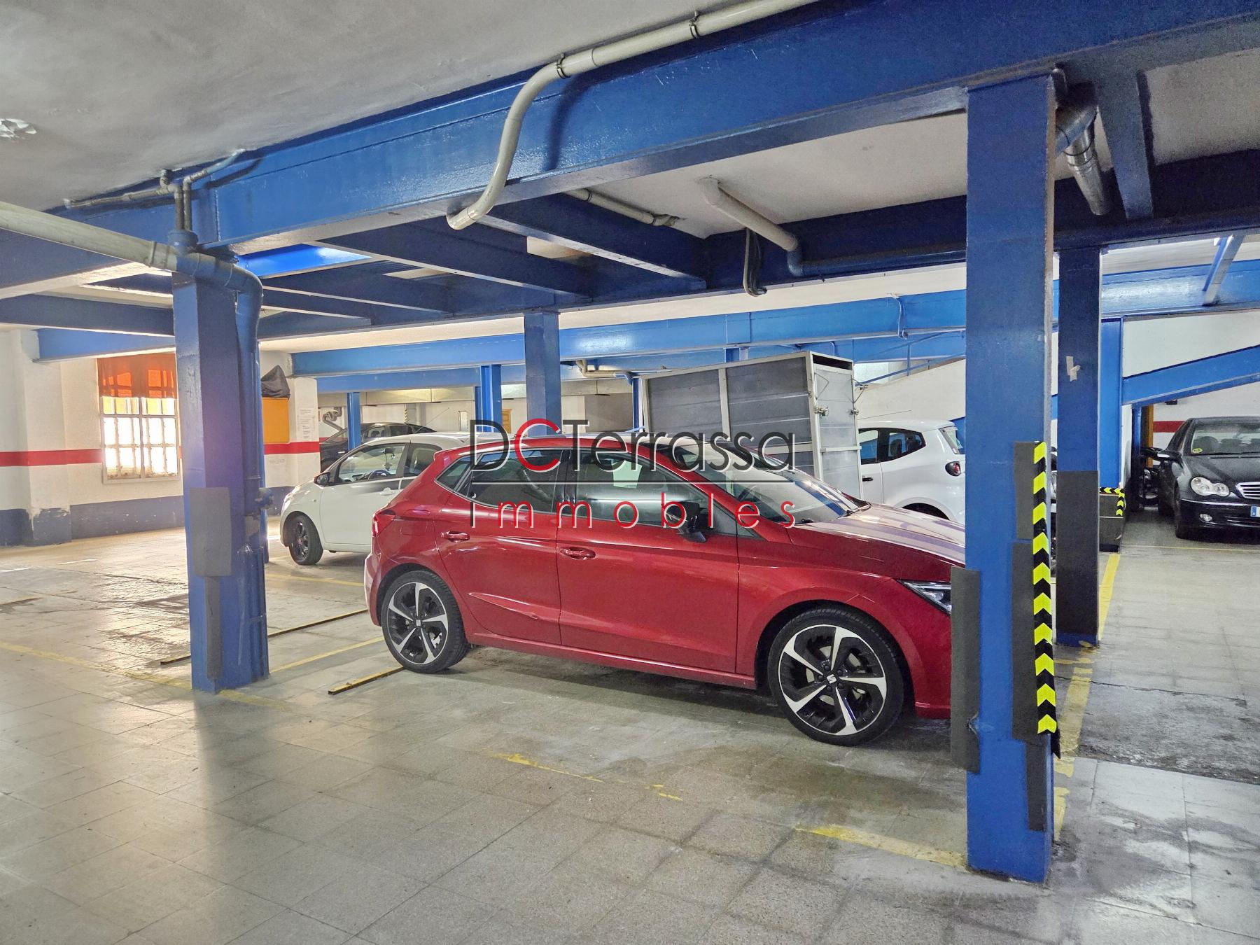 For sale of garage in Terrassa