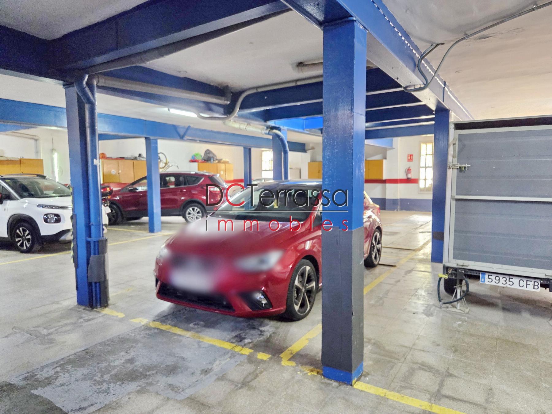 For sale of garage in Terrassa