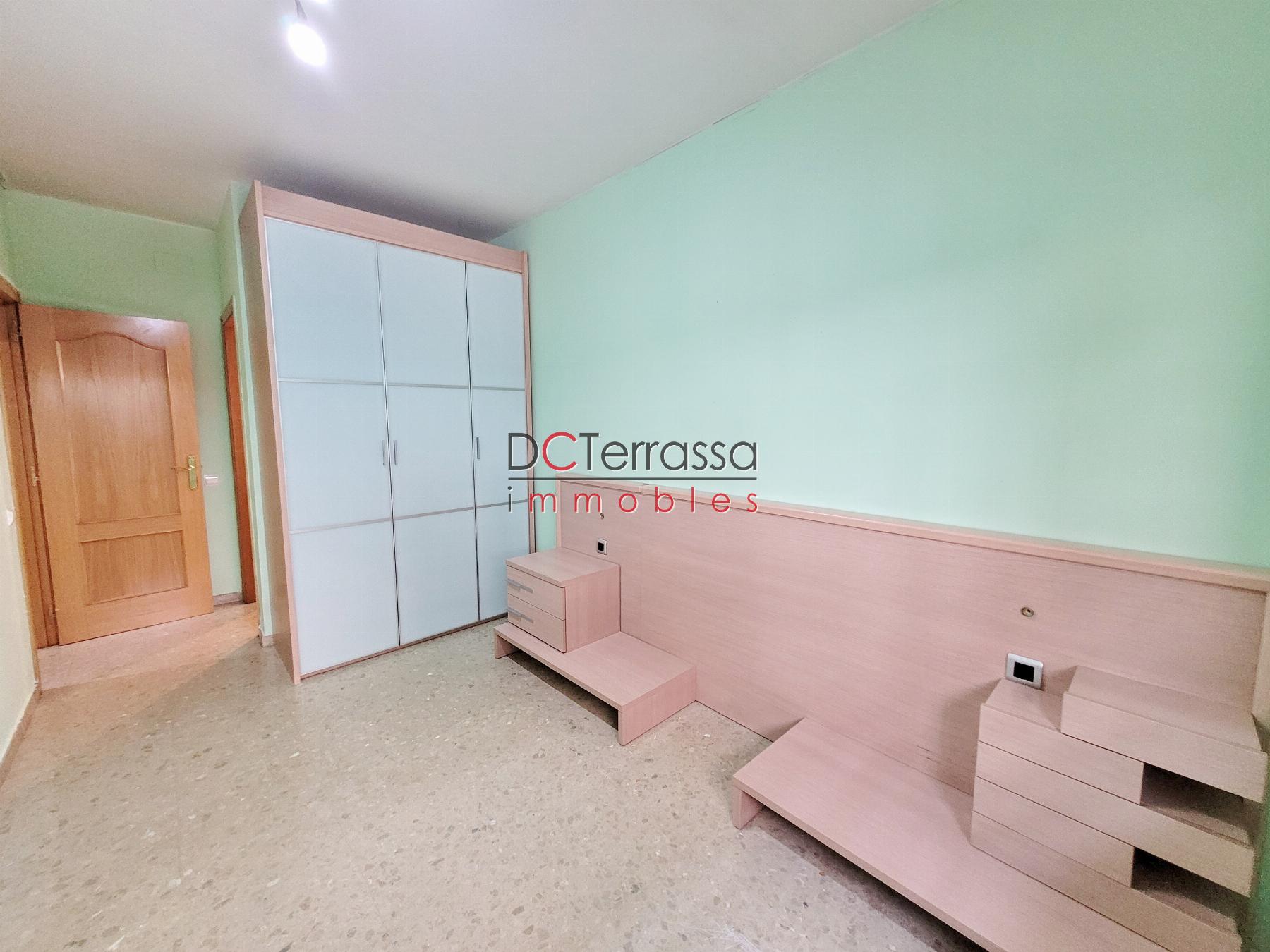 For sale of flat in Terrassa