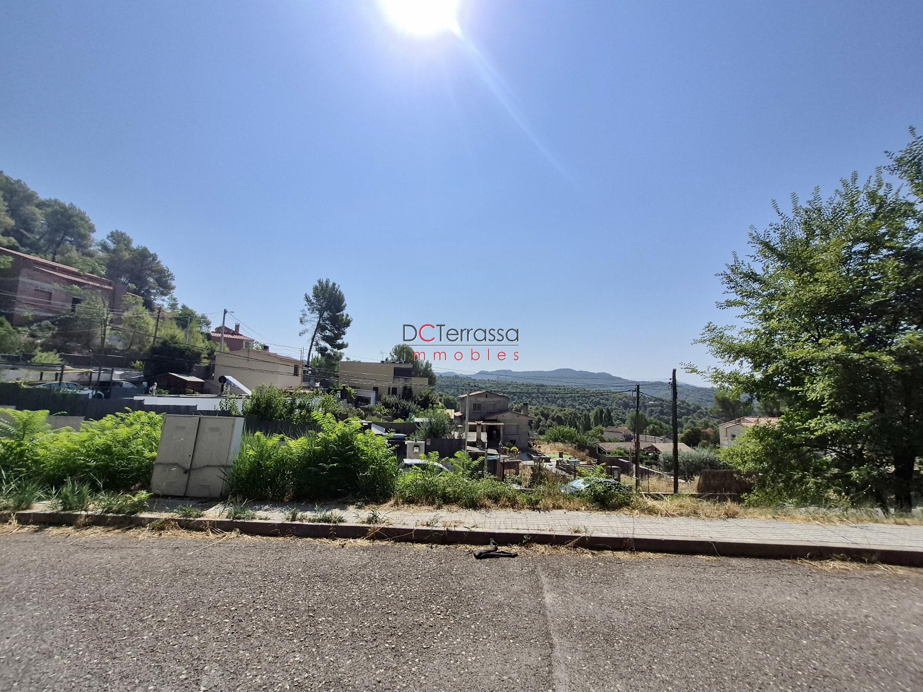 Venta de terreno en Rellinars
