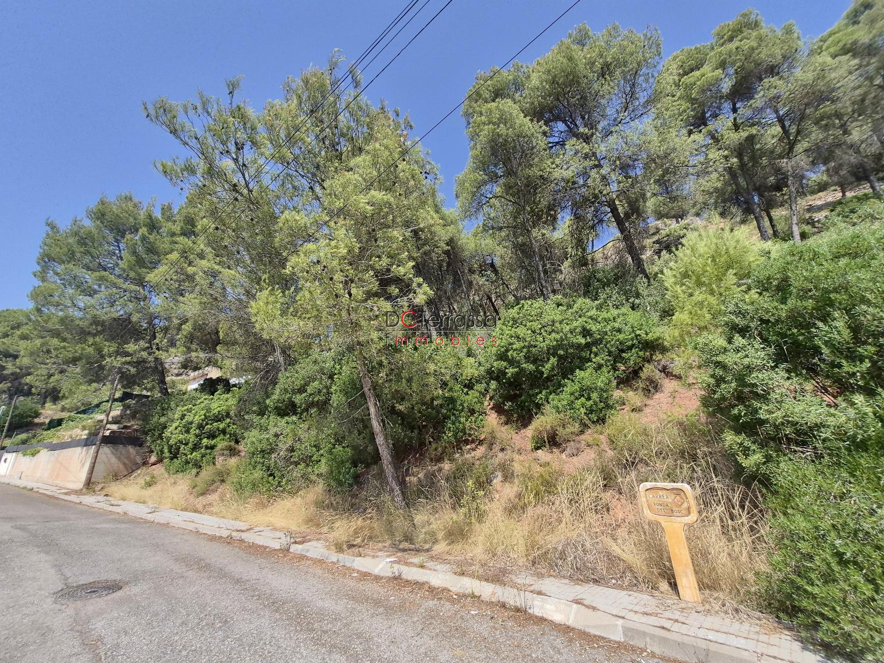 Venta de terreno en Rellinars