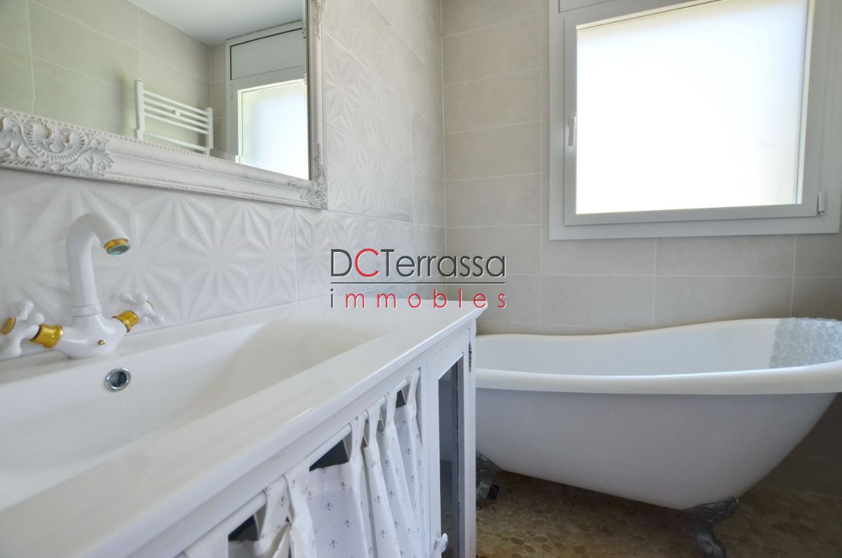 For sale of house in Castellgalí