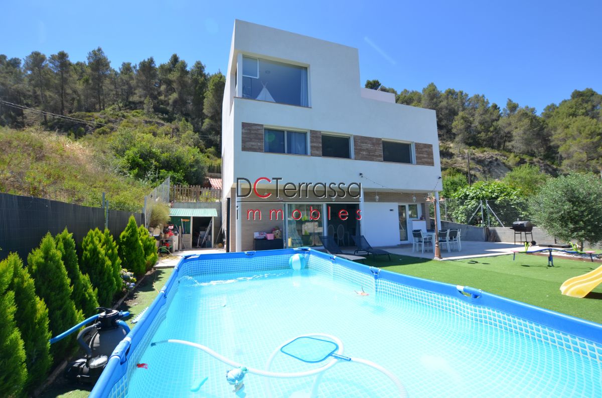For sale of house in Castellgalí