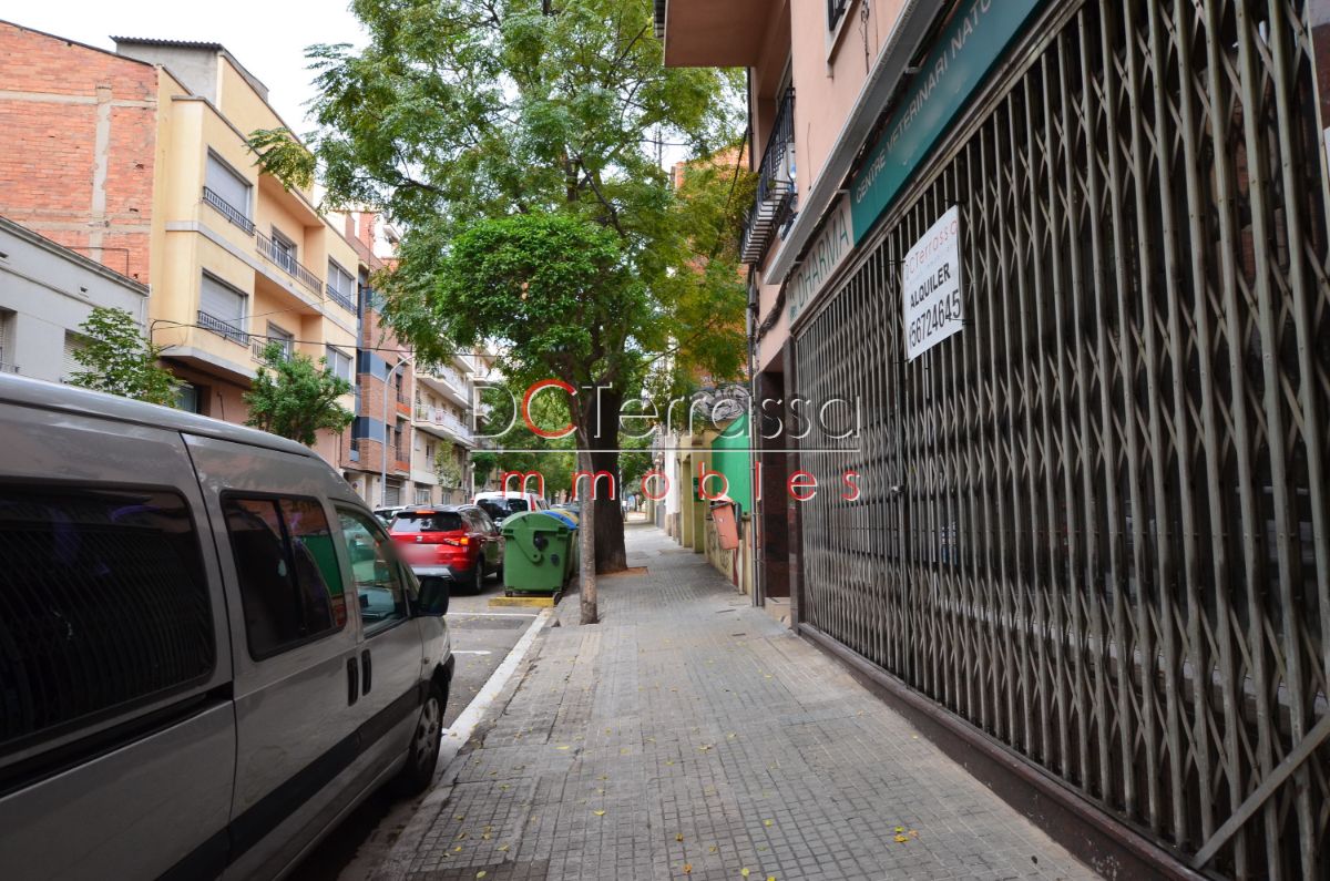 For sale of commercial in Terrassa