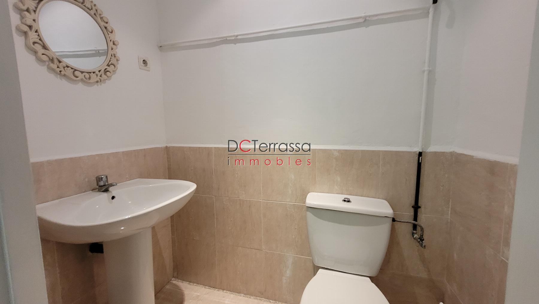 For rent of commercial in Terrassa