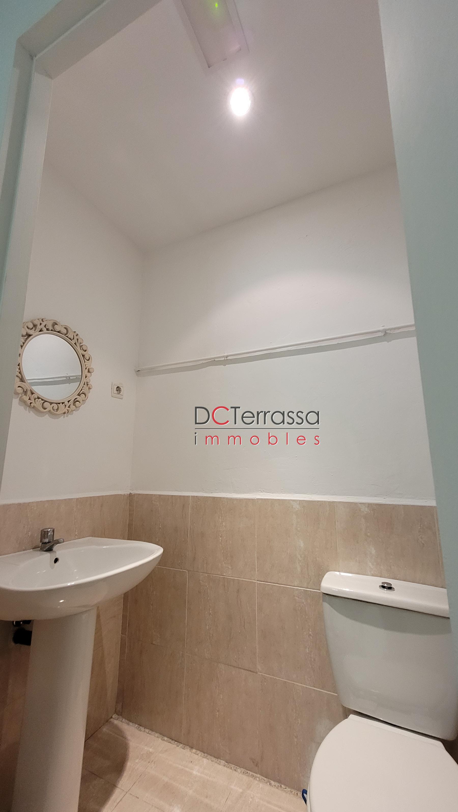 For rent of commercial in Terrassa