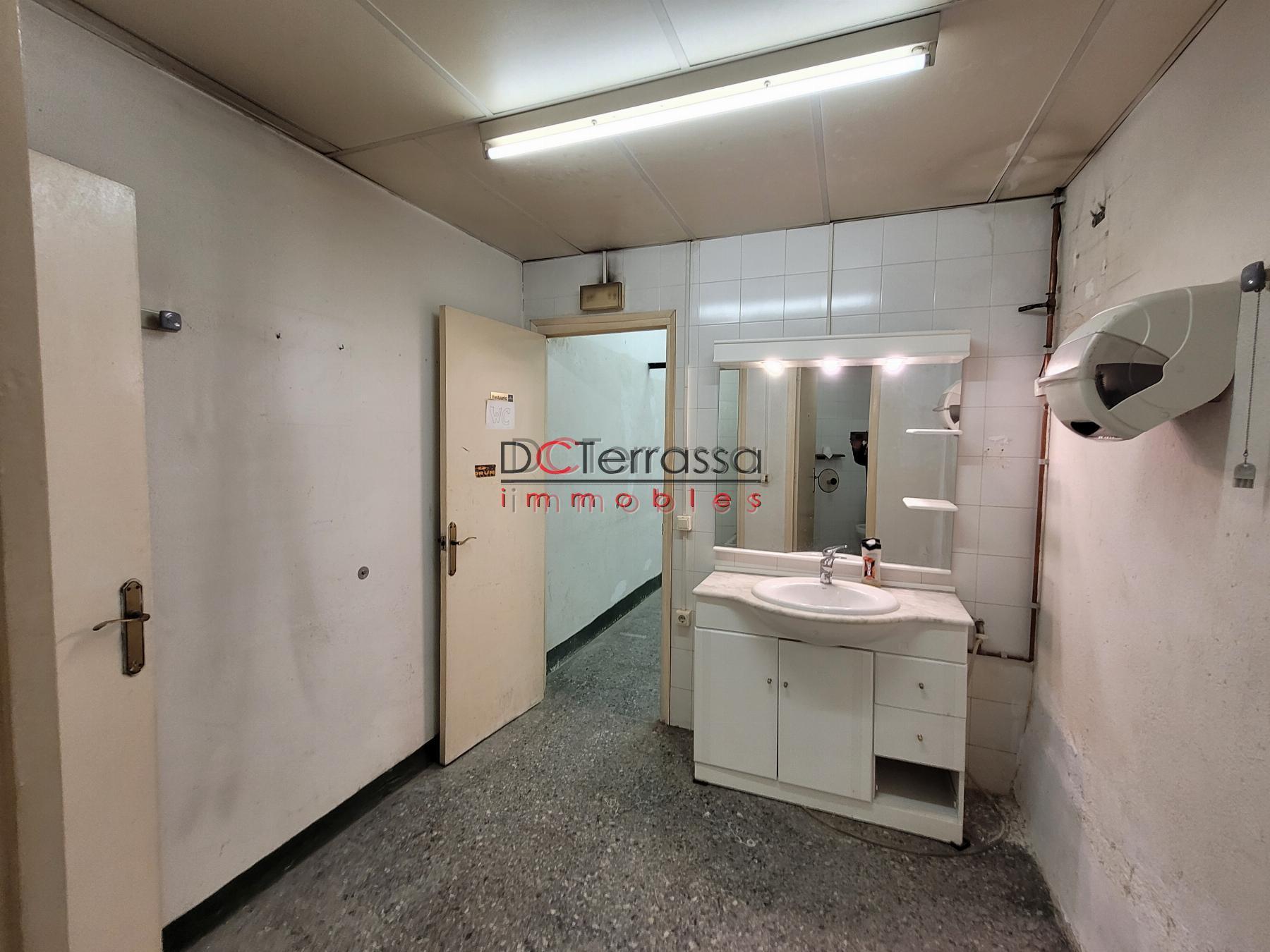 For sale of commercial in Terrassa