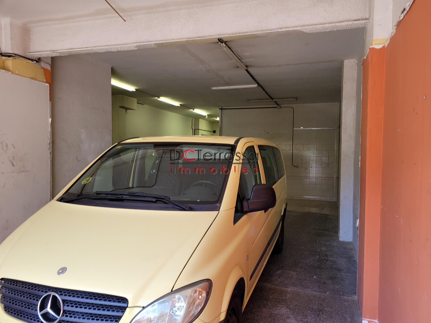 For sale of commercial in Terrassa