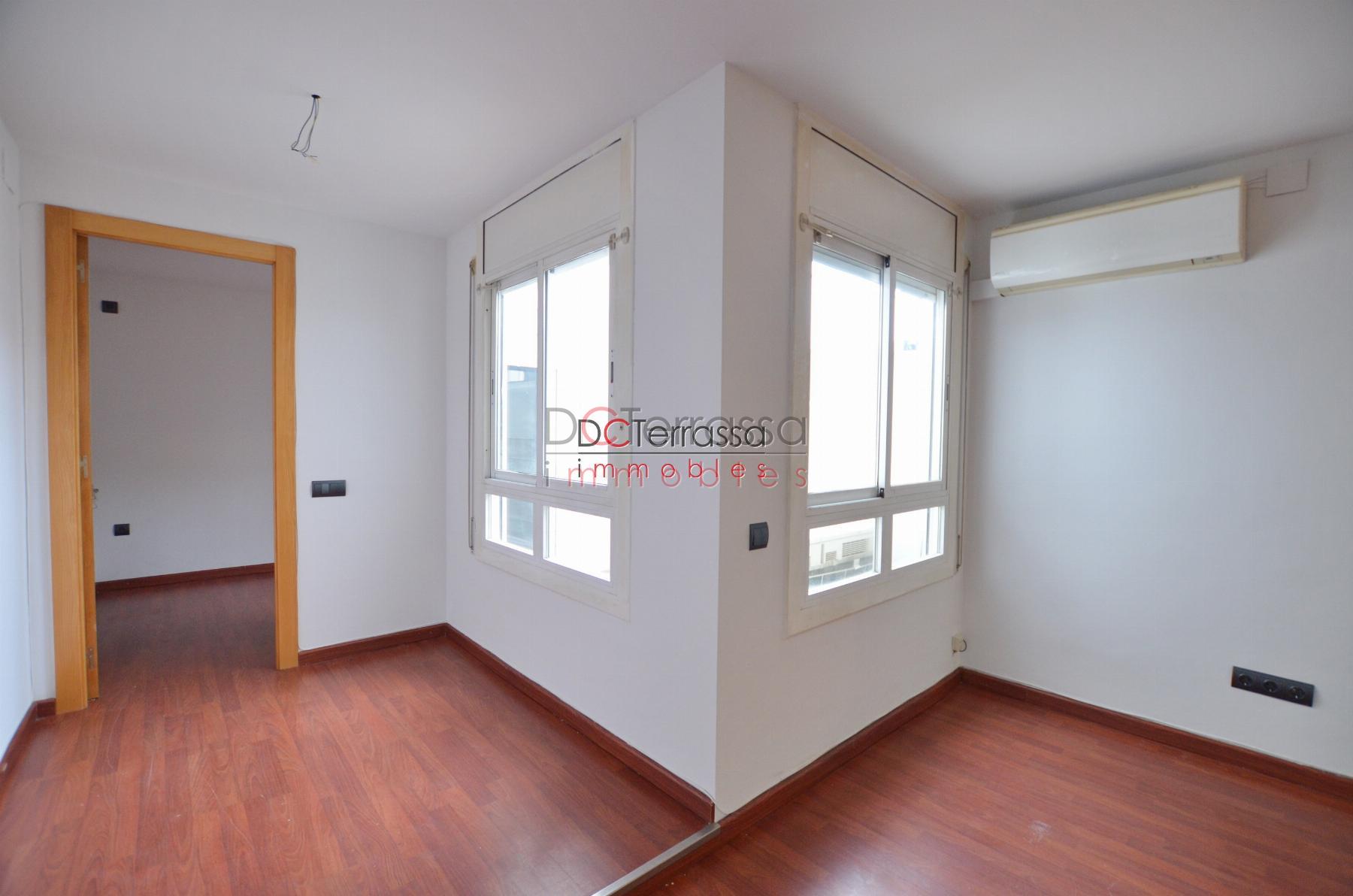 For sale of flat in Terrassa