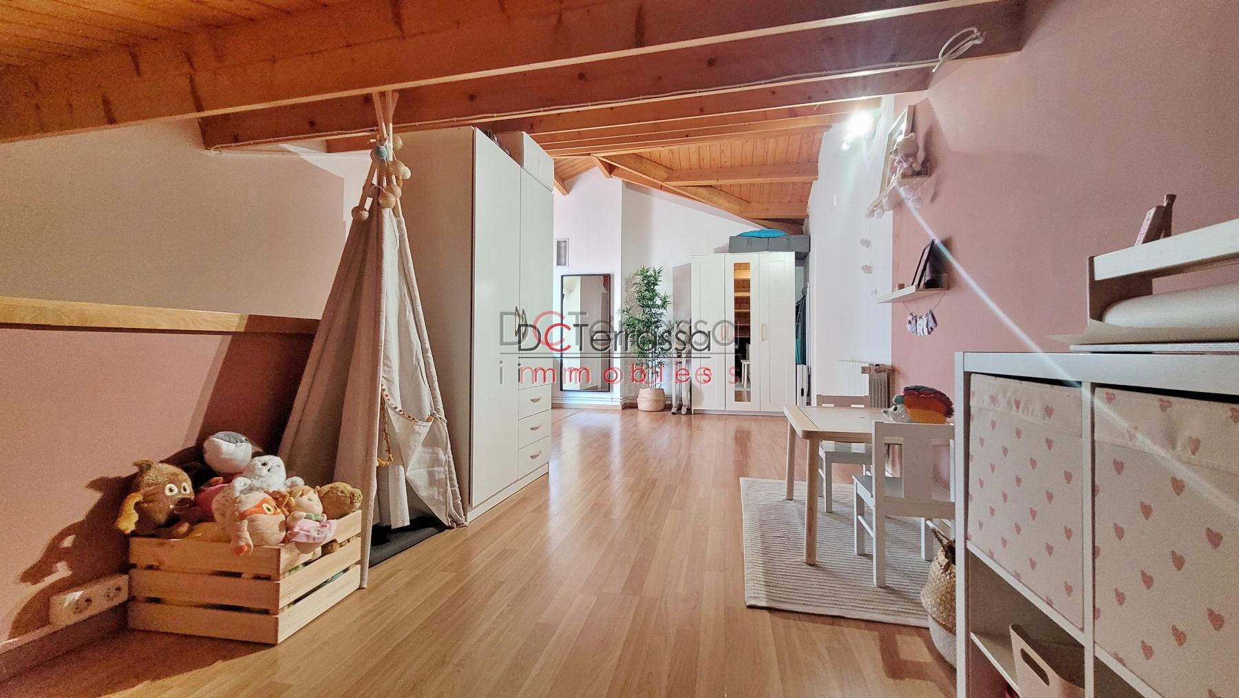 For sale of duplex in Terrassa