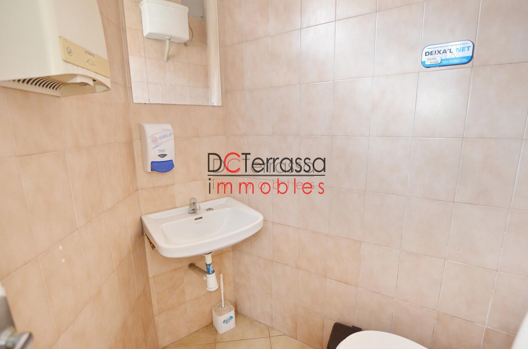 For sale of commercial in Terrassa