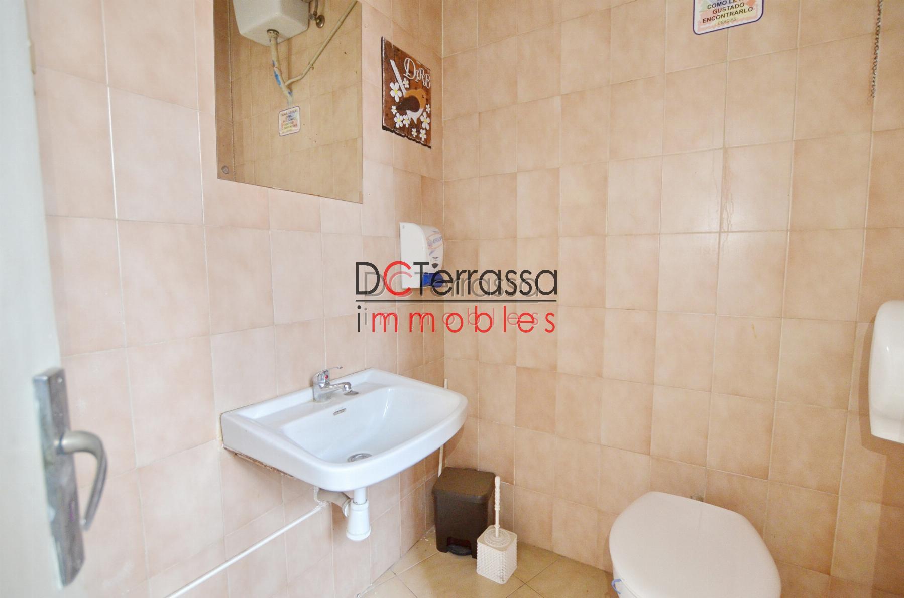 For sale of commercial in Terrassa