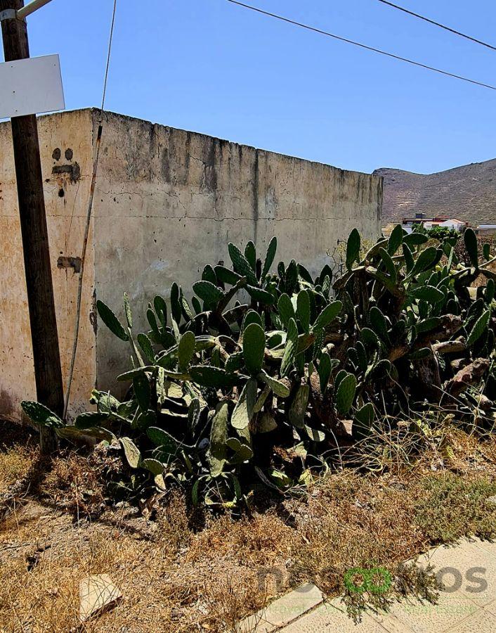For sale of rural property in Arona
