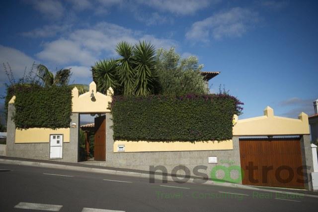 For sale of chalet in La Orotava